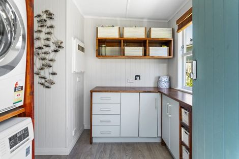 Photo of property in 17 Shera Street, Acacia Bay, Taupo, 3330