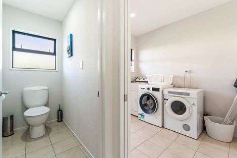Photo of property in 35 Blue Heron Rise, Stanmore Bay, Whangaparaoa, 0932
