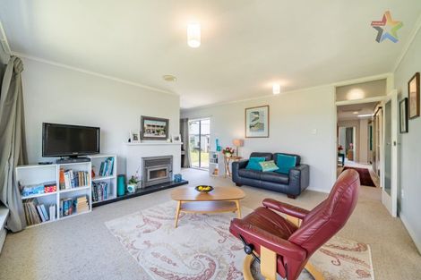 Photo of property in 101 Pomare Road, Tirohanga, Lower Hutt, 5010