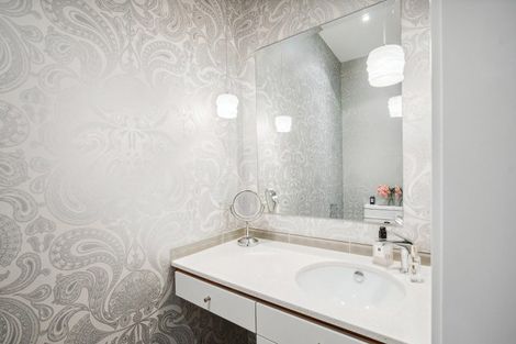 Photo of property in 11a Stowe Hill, Thorndon, Wellington, 6011