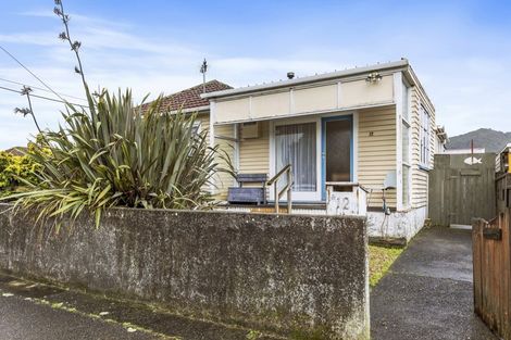 Photo of property in 12 Dempsey Street, Naenae, Lower Hutt, 5011