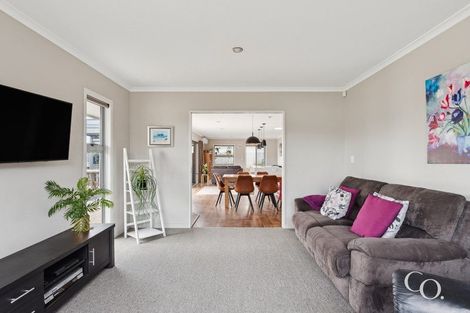 Photo of property in 31 Butterworth Crescent, Papamoa Beach, Papamoa, 3118