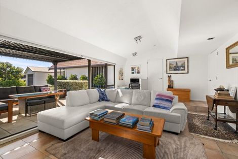 Photo of property in 13 Selwyn Road, Havelock North, 4130