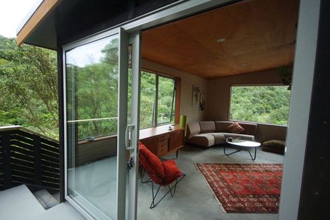 Photo of property in 203 Houghton Bay Road, Houghton Bay, Wellington, 6023