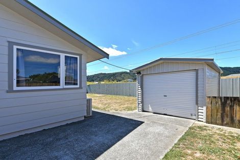 Photo of property in 9 Phar Lap Grove, Trentham, Upper Hutt, 5018