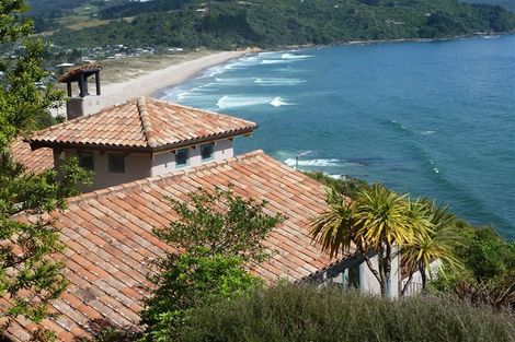 Photo of property in 14 Tairua Heights, Tairua, 3508