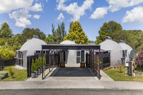 Photo of property in 17 Chartwell Drive, Eltham, 4322