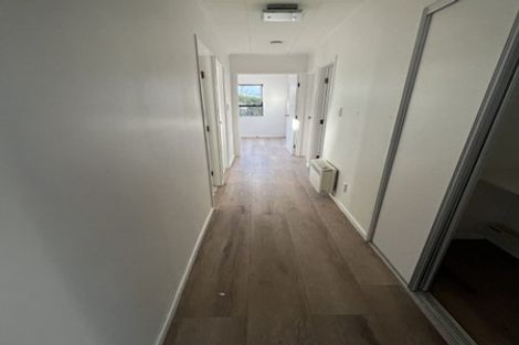 Photo of property in 13 Cottam Grove, Northcross, Auckland, 0632