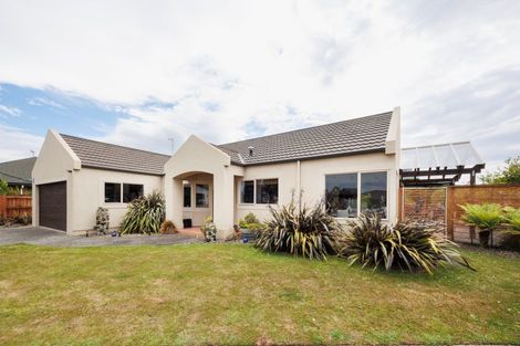 Photo of property in 19 Rothesay Place, Highbury, Palmerston North, 4412