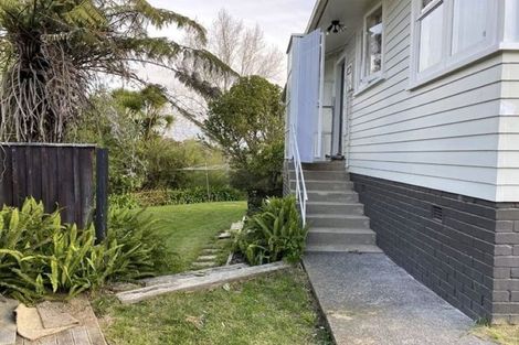 Photo of property in 25 Hutchinsons Road, Bucklands Beach, Auckland, 2014