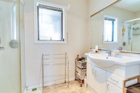 Photo of property in 10 Oakdale Street, Avonhead, Christchurch, 8042