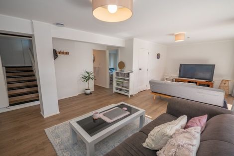 Photo of property in 19 Stratford Drive, Cable Bay, 0420