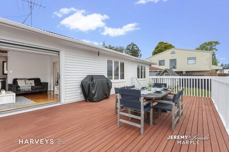 Photo of property in 3 Lex Avenue, Green Bay, Auckland, 0604
