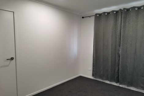 Photo of property in 12 Te Taniwha Road, One Tree Point, 0118