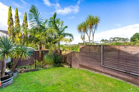 Photo of property in 11f Clearwater Cove, West Harbour, Auckland, 0618
