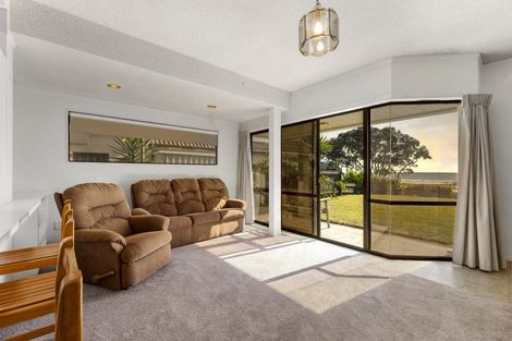 Photo of property in 76 Marine Parade, Mount Maunganui, 3116