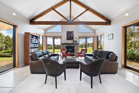 Photo of property in 65 Vaughans Road, Okura, Albany, 0792