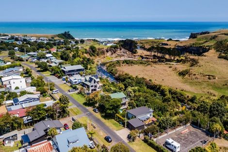 Photo of property in 40 Kawei Road, Ohawe, Hawera, 4671