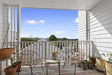 Photo of property in 9/83 Hinemoa Street, Birkenhead, Auckland, 0626