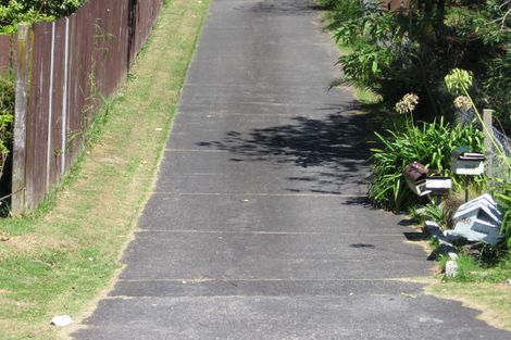 Photo of property in 2/50 Nor'east Drive, Northcross, Auckland, 0632