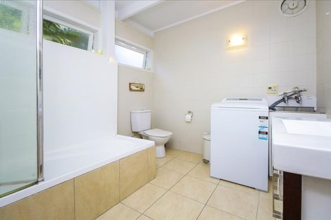 Photo of property in 28 Derwent Crescent, Titirangi, Auckland, 0604