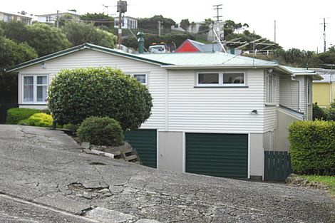 Photo of property in 115 Ruskin Road, Newlands, Wellington, 6037