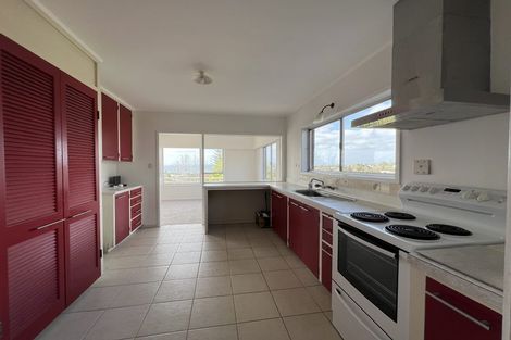 Photo of property in 8 Beacon Avenue, Campbells Bay, Auckland, 0630