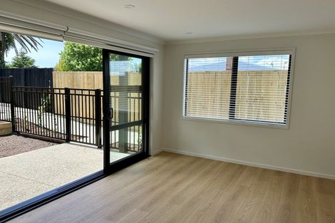 Photo of property in 1090a Great North Road, Point Chevalier, Auckland, 1022