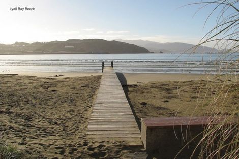 Photo of property in 24/125 Queens Drive, Lyall Bay, Wellington, 6022