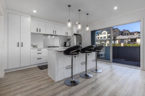 Photo of property in 34 Bluff Road, Kenepuru, Porirua, 5022