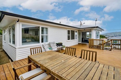 Photo of property in 20 Baylands Drive, Newlands, Wellington, 6037