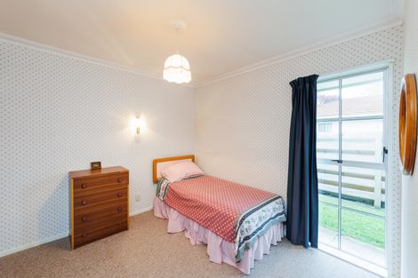 Photo of property in 4 Bambery Court, Palmerston North, 4414