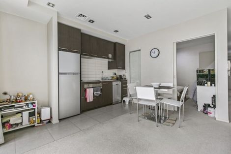 Photo of property in Shoal Haven Apartments, 106c/130 Anzac Street, Takapuna, Auckland, 0622
