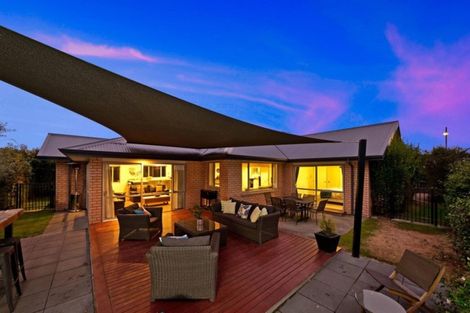 Photo of property in 10 Reka Street, Parklands, Christchurch, 8083