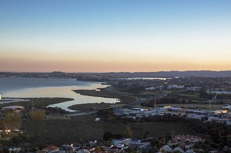 Photo of property in Sentinel Apartments, 2403/3 Northcroft Street, Takapuna, Auckland, 0622