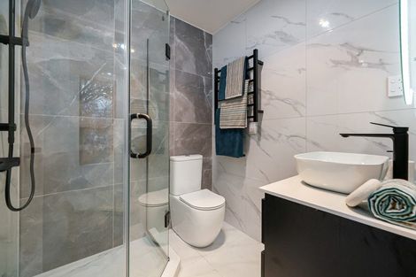 Photo of property in 21b Laura Street, Kelston, Auckland, 0602