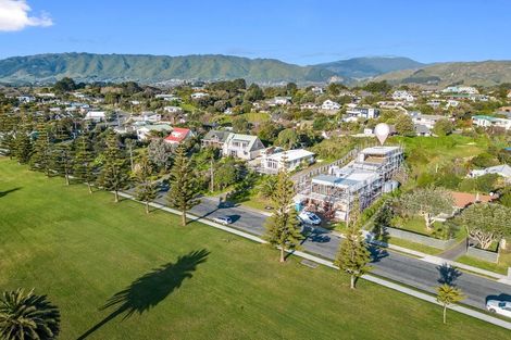 Photo of property in 20a Queens Road, Waikanae Beach, Waikanae, 5036