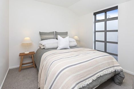 Photo of property in 2/94 Mathesons Road, Phillipstown, Christchurch, 8011