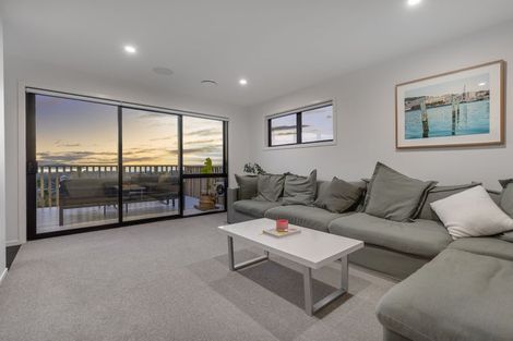 Photo of property in 94 Kotare Street, Waikanae, 5036