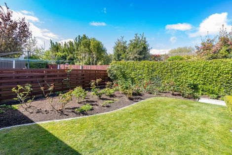 Photo of property in 2/19 Raxworthy Street, Ilam, Christchurch, 8041