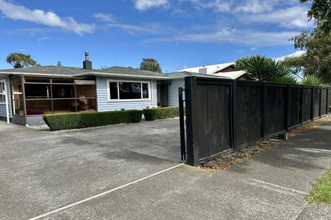 Photo of property in 12 Park Road, West End, Palmerston North, 4412