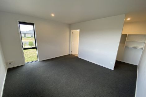 Photo of property in 1 Clifford Close, Leamington, Cambridge, 3432