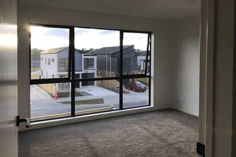 Photo of property in 115 Waekahu Road, Westgate, 0814