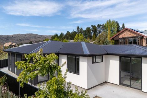 Photo of property in 2c Craig Place, Bridge Hill, Alexandra, 9320