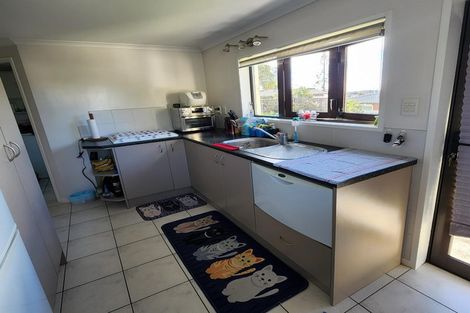Photo of property in 6 Hume Drive, Hillcrest, Auckland, 0627