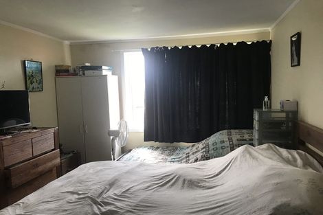 Photo of property in 1 Caen Road, Panmure, Auckland, 1072