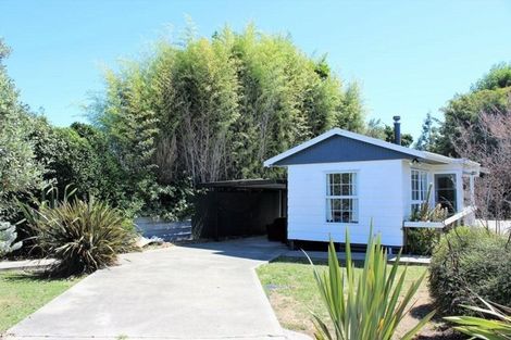 Photo of property in 99 Commercial Street, Takaka, 7110