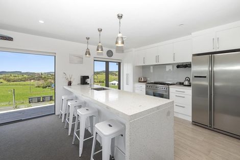 Photo of property in 133 Waitea Road, Muriwai, Waimauku, 0881