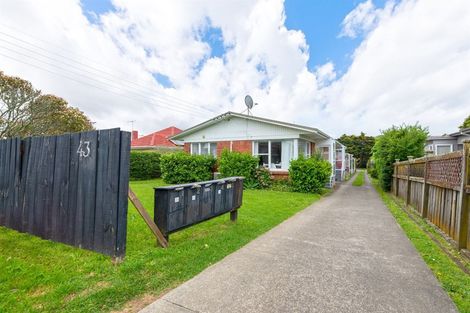 Photo of property in 2/43 Shakespeare Road, Milford, Auckland, 0620