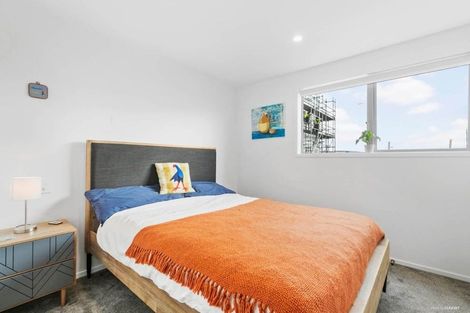 Photo of property in 4/7 Flanshaw Road, Te Atatu South, Auckland, 0610